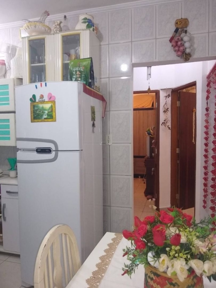 Casa à venda com 2 quartos, 60m² - Foto 2