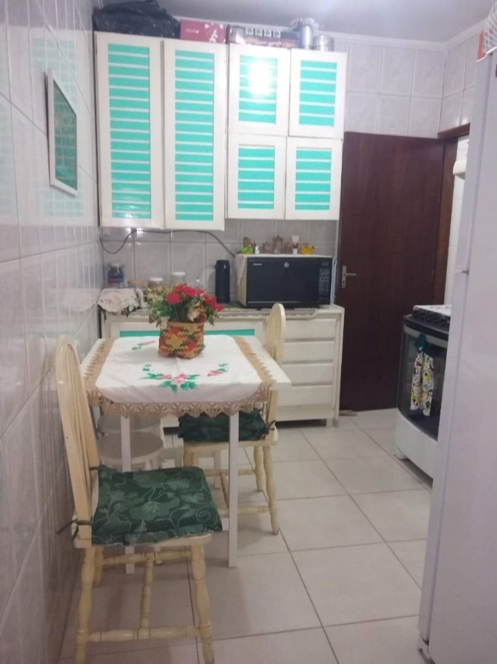 Casa à venda com 2 quartos, 60m² - Foto 3