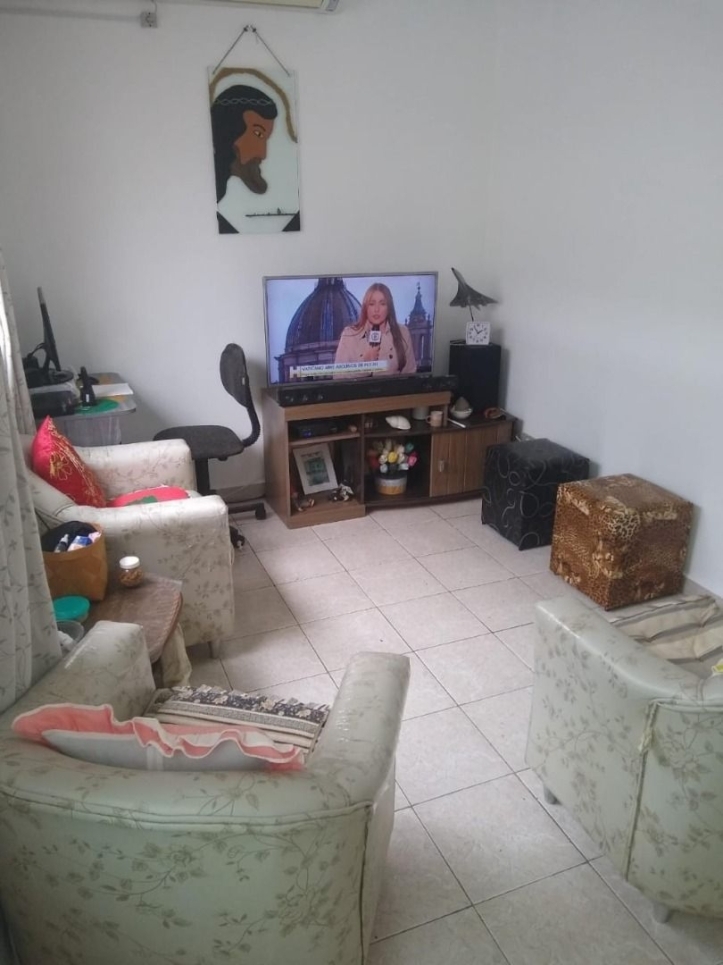 Casa à venda com 2 quartos, 60m² - Foto 12