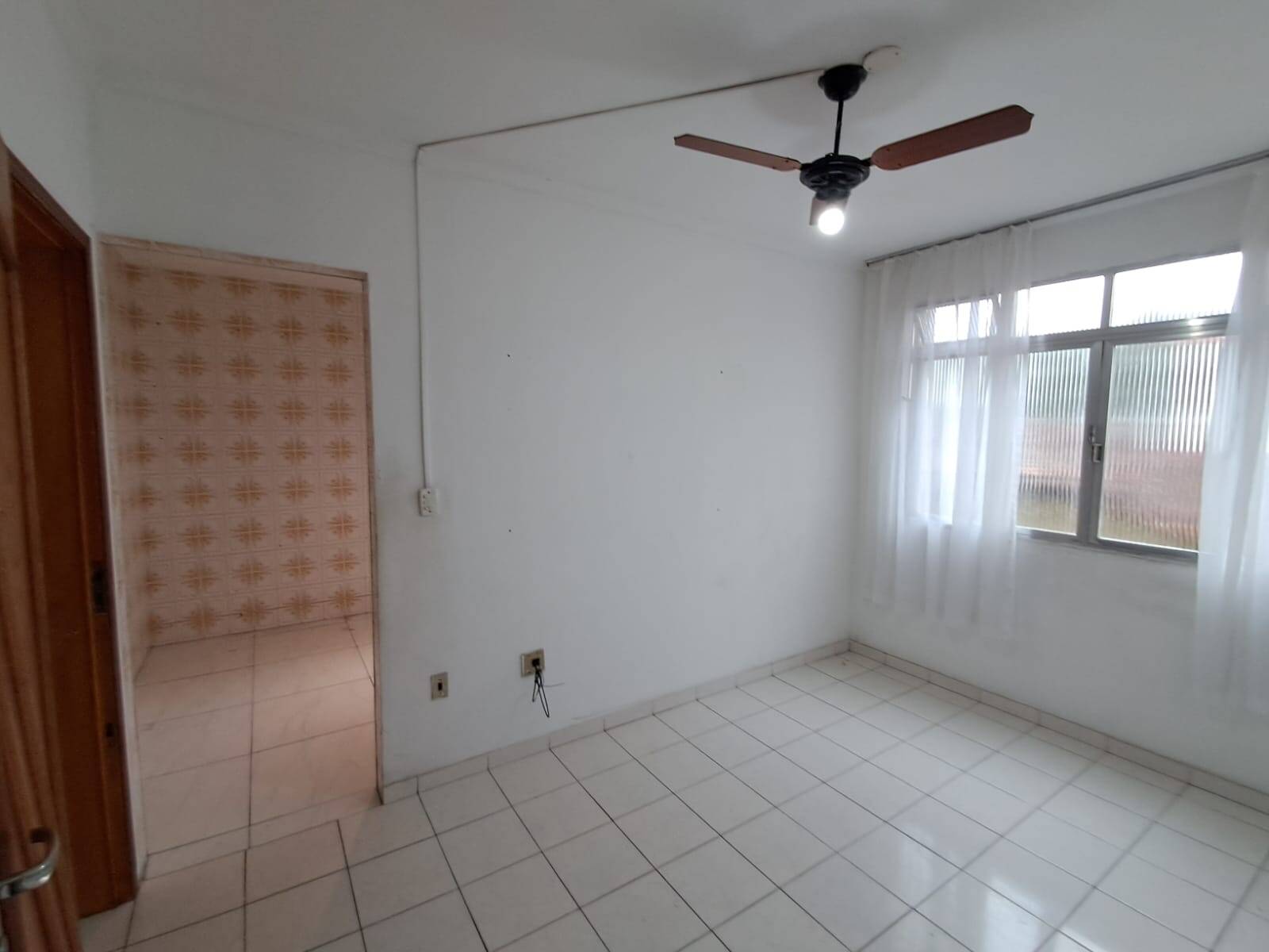 Apartamento à venda com 1 quarto, 75m² - Foto 4