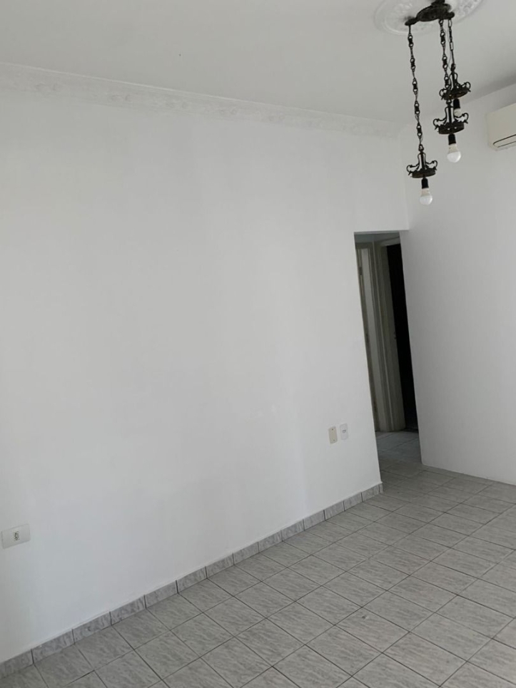 Casa à venda com 2 quartos, 76m² - Foto 2