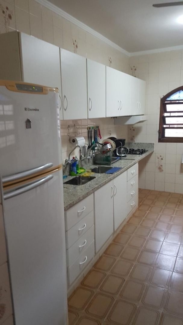 Casa à venda com 3 quartos, 200m² - Foto 6