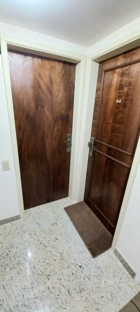 Apartamento à venda com 3 quartos, 100m² - Foto 1