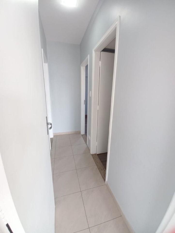 Apartamento à venda com 3 quartos, 91m² - Foto 2