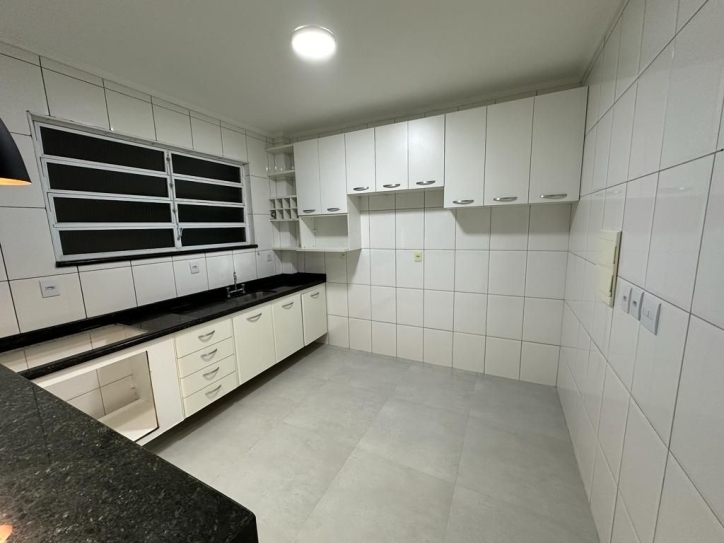 Casa à venda com 3 quartos, 145m² - Foto 3