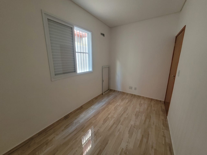 Casa à venda com 2 quartos, 70m² - Foto 3