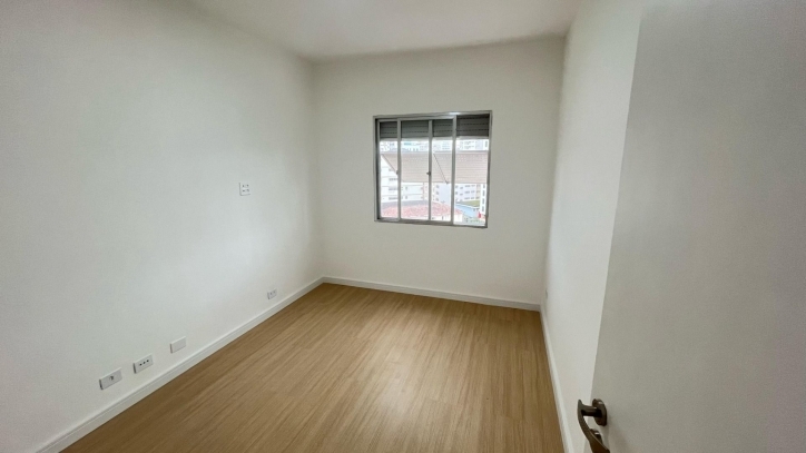 Apartamento à venda com 3 quartos, 110m² - Foto 2