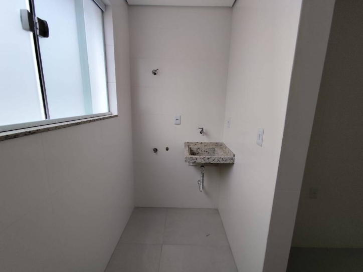 Casa à venda com 2 quartos, 100m² - Foto 10